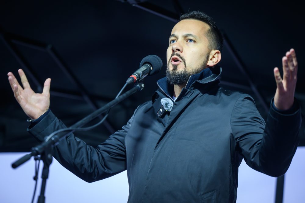 Protest hnutia Progresívne Slovensko pred budovou NRSR v Bratislave