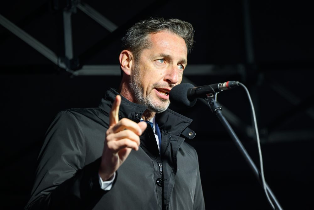 Protest hnutia Progresívne Slovensko pred budovou NRSR v Bratislave