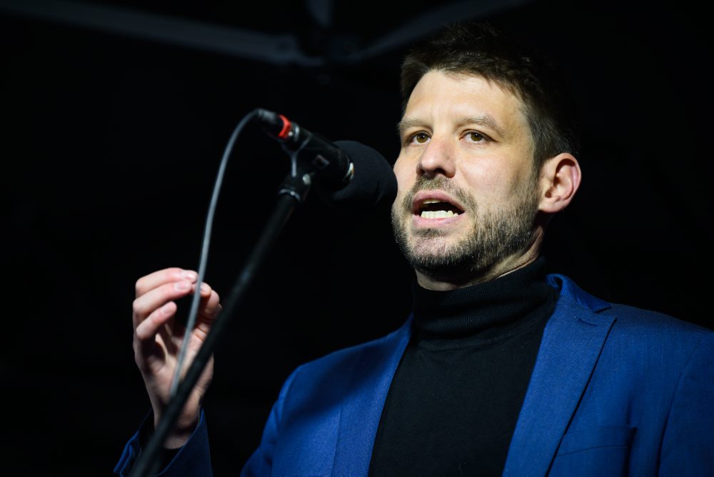 Protest hnutia Progresívne Slovensko pred budovou NRSR v Bratislave