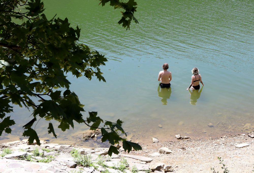 Pre nízku hladinu vody odpojili na Klingeri plávajúci pontón