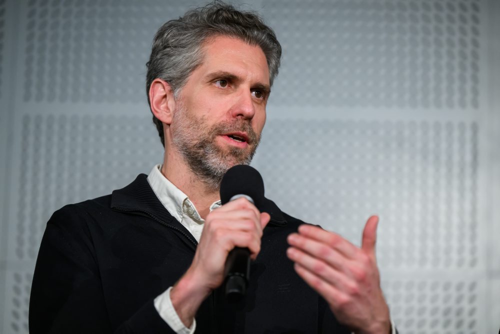 TK Slovenského národného divadla k premiére inscenácie pôvodnej hry Lucie Mihálovej a Petra Mazalána na tému autizmu: Etudy