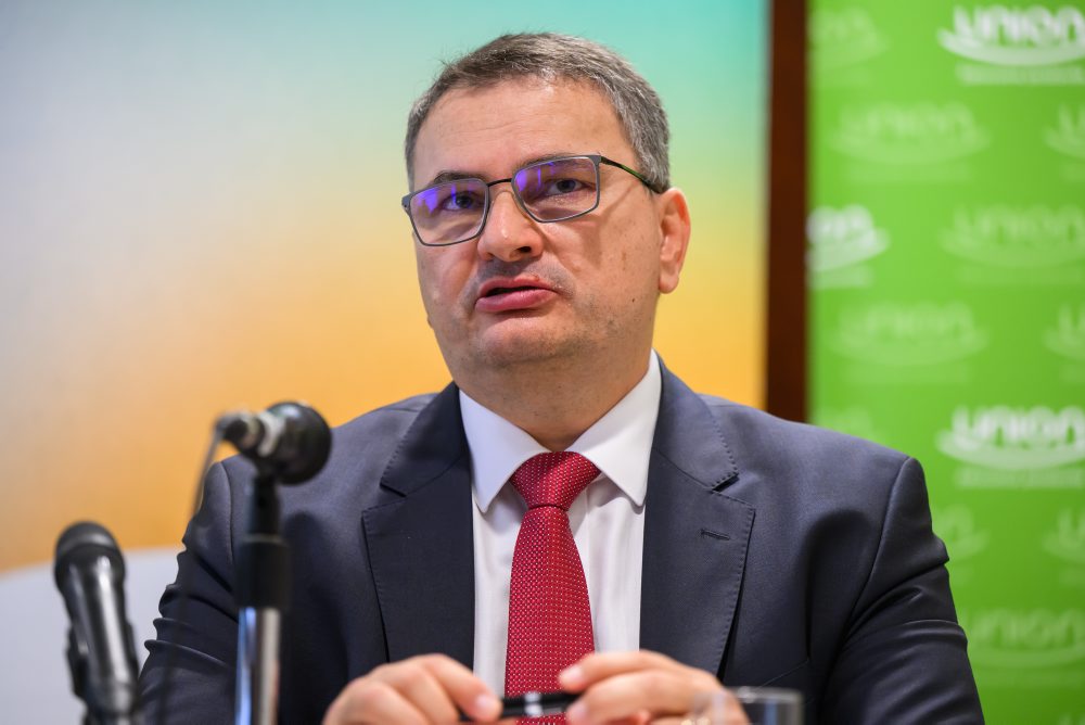 Union ZP a Dôvera podpísali zmluvu o prevode akcií, spoja sa do jednej poisťovne