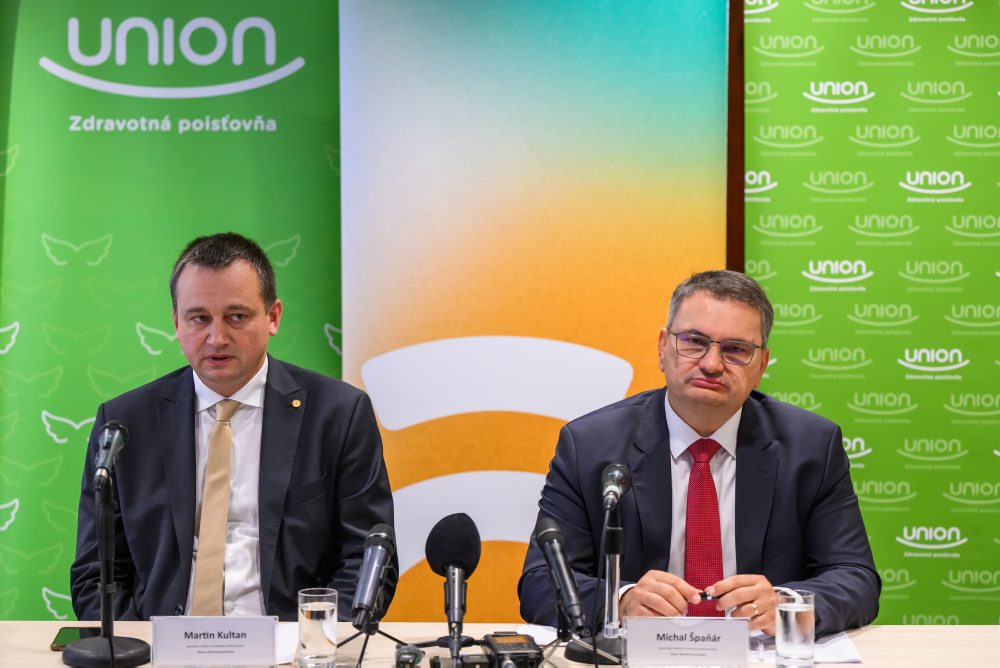 Union ZP a Dôvera podpísali zmluvu o prevode akcií, spoja sa do jednej poisťovne