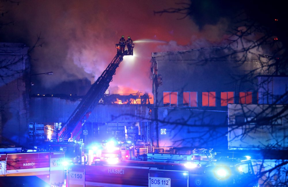 HaZZ: Vo Zvolene horí výrobná hala