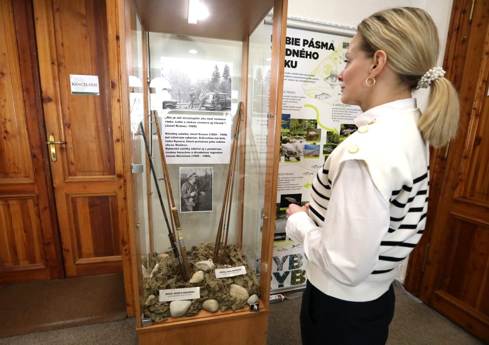 V spolupráci so Stredoslovenským múzeom sprístupnili v Tihányiovskom kaštieli v Banskej Bystrici výstavu RYBY a RYBÁRI