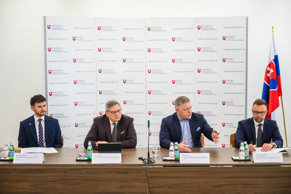 Premiér: SR ide pre zákaz dovozu ruského plynu podať žalobu na Súdny dvor