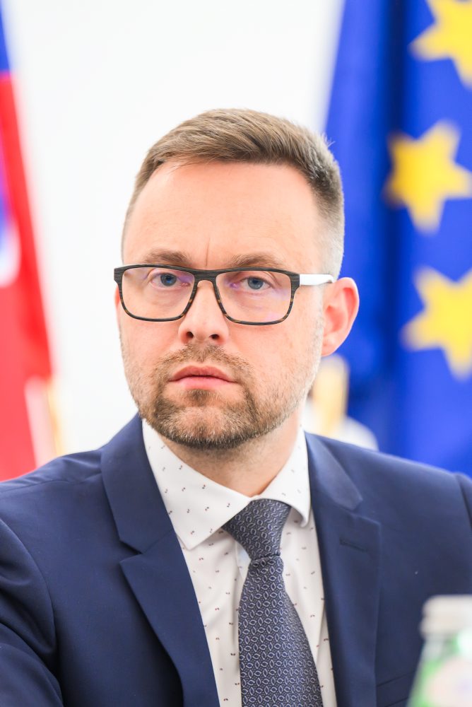 Premiér: SR ide pre zákaz dovozu ruského plynu podať žalobu na Súdny dvor