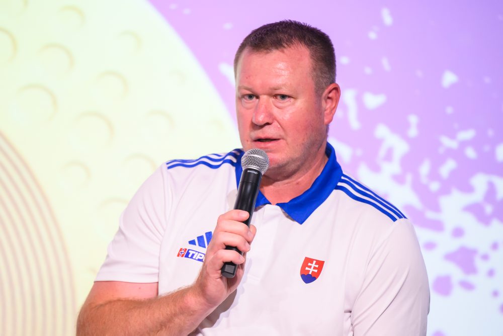 TK so slovenskou  atletickou výpravou po návrate z ME v Birminghame