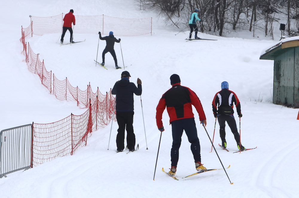 Bežkovanie na plážovom kúpalisku v Areáli zimných športov v Banskej Bystrici