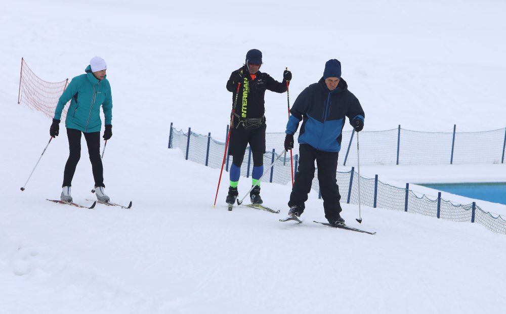 Bežkovanie na plážovom kúpalisku v Areáli zimných športov v Banskej Bystrici