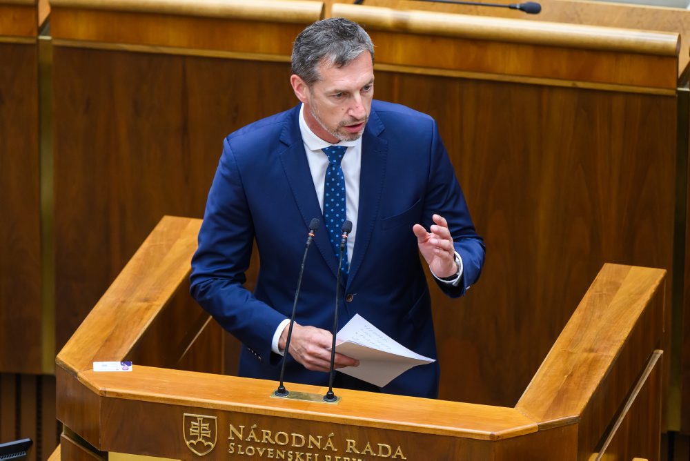 NRSR: Parlament vyslovil vláde dôveru, podporilo ju 78 poslancov