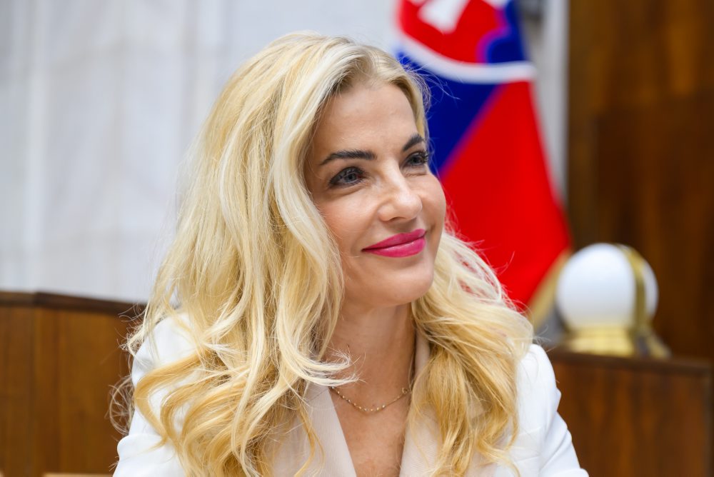 NRSR: Parlament vyslovil vláde dôveru, podporilo ju 78 poslancov