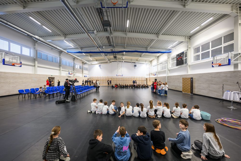 Slávnostné otvorenie novej telocvične v obci Miloslavov, časť Alžbetin dvor