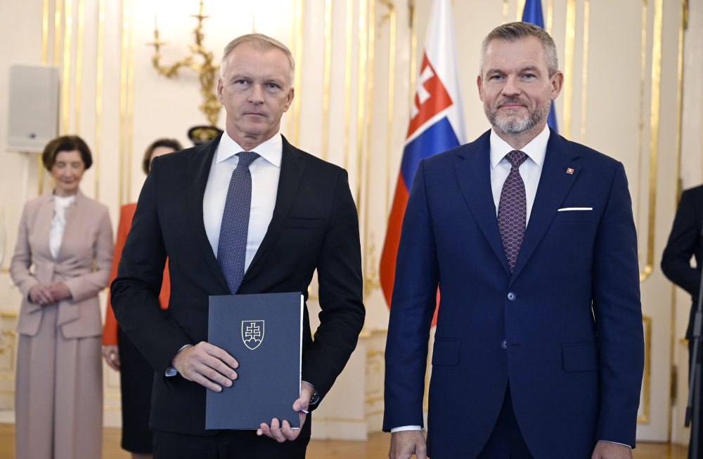 Prezident Peter Pellegrini odovzdal poverovacie listiny šiestim novým veľvyslancom SR