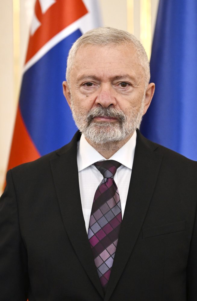 Prezident odovzdal poverovacie listiny šiestim novým veľvyslancom SR