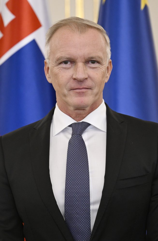Prezident odovzdal poverovacie listiny šiestim novým veľvyslancom SR