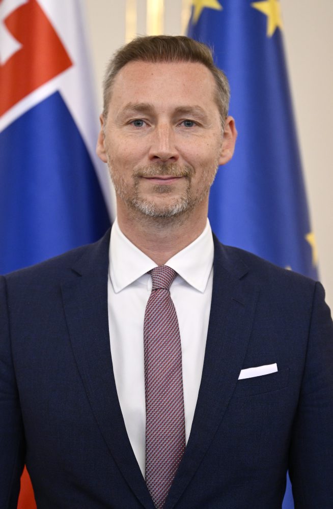 Prezident odovzdal poverovacie listiny šiestim novým veľvyslancom SR