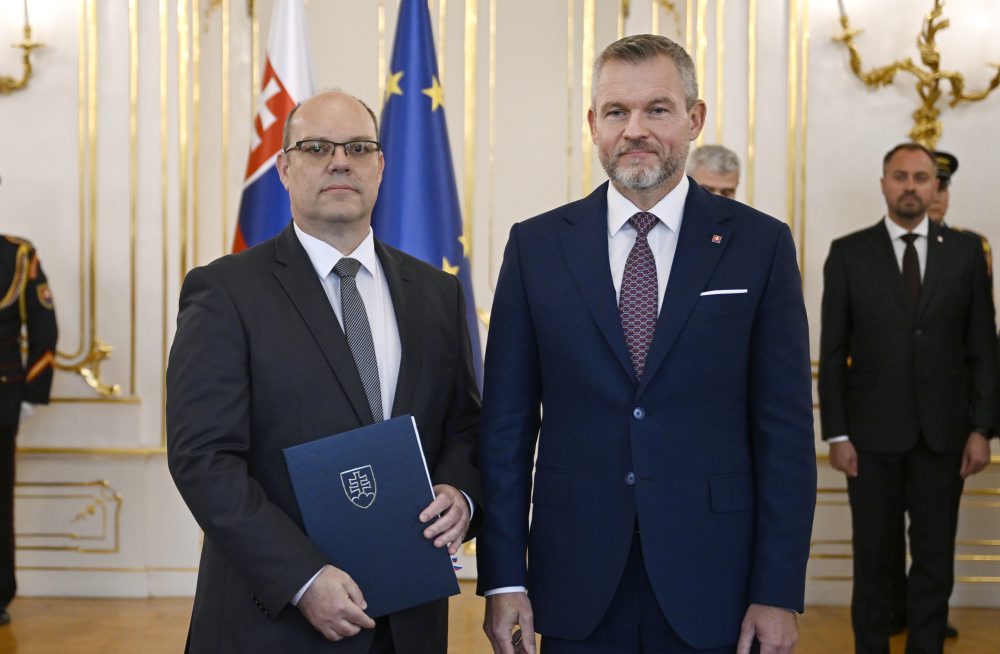 Prezident Peter Pellegrini odovzdal poverovacie listiny šiestim novým veľvyslancom SR