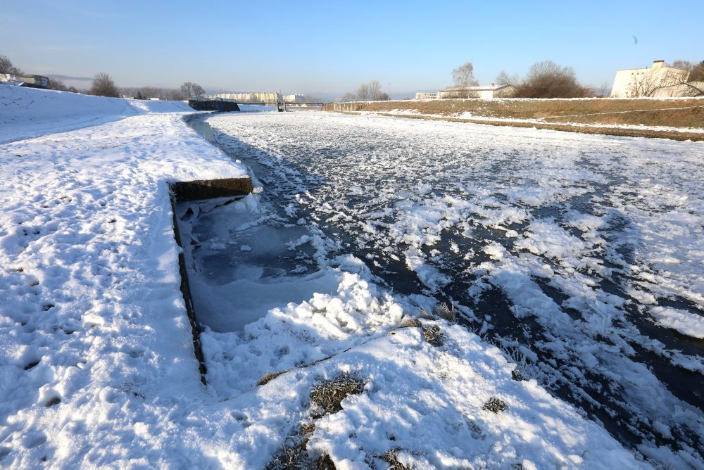 Zamrznutá rieka Hron vo Zvolene 
