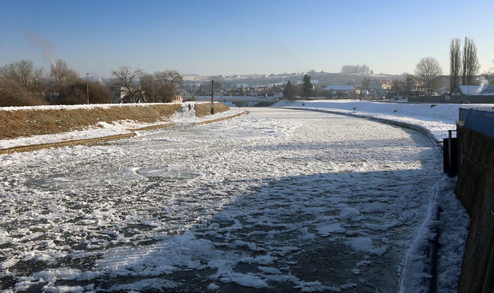 Zamrznutá rieka Hron vo Zvolene 