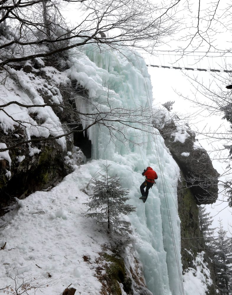 Milovníci adrenalínu majú na Skalke ďalšiu atrakciu, 30-metrový ľadopád