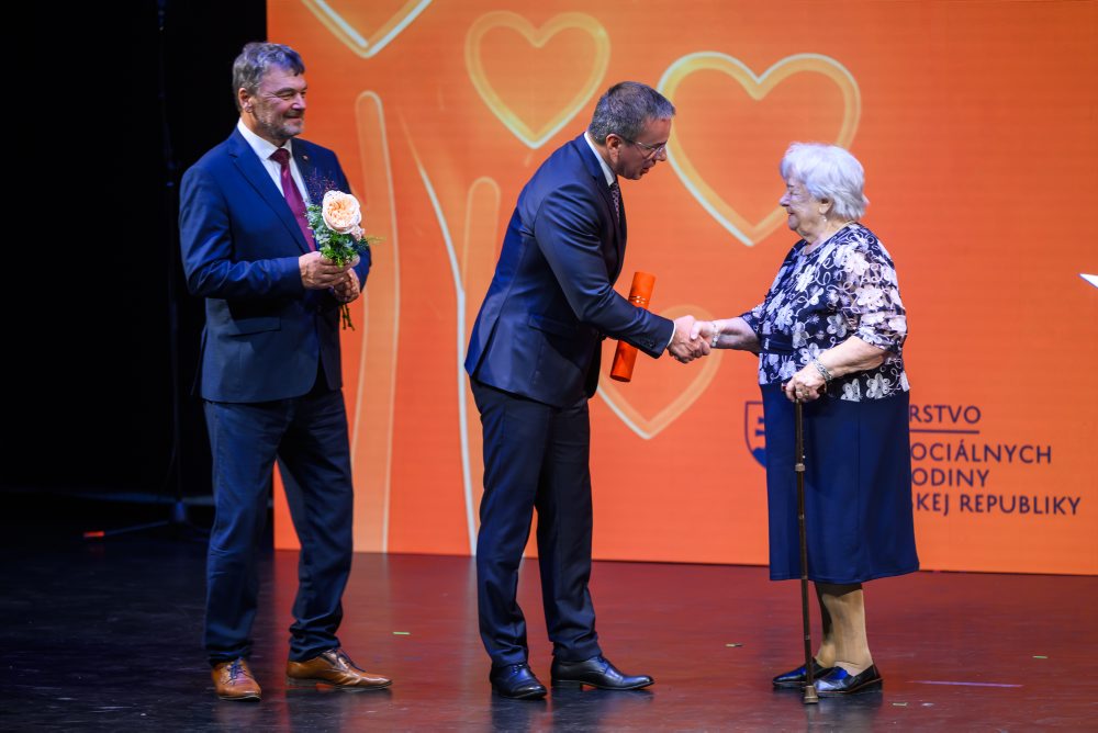 Celoslovenské stretnutie seniorov za účasti prezidenta SR Petra Pellegriniho a predsedu NR SR Richarda Rašiho pri príležitosti Mesiaca úcty k starším