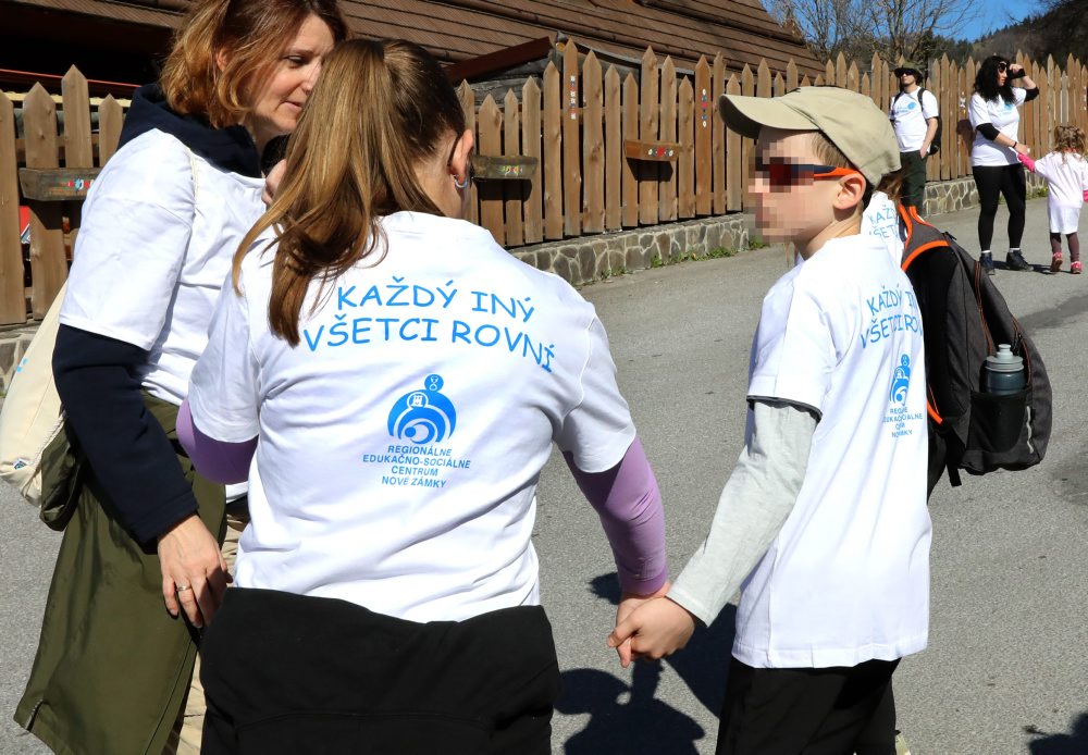 Dobrovoľníci26: Historicky prvé celoslovenské turistické stretnutie rodín s autizmom, odborníkov a širokej verejnosti na Donovaloch 