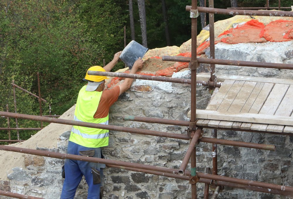 Obnova hradu Revište v rámci projektu Ľudia a hrady 