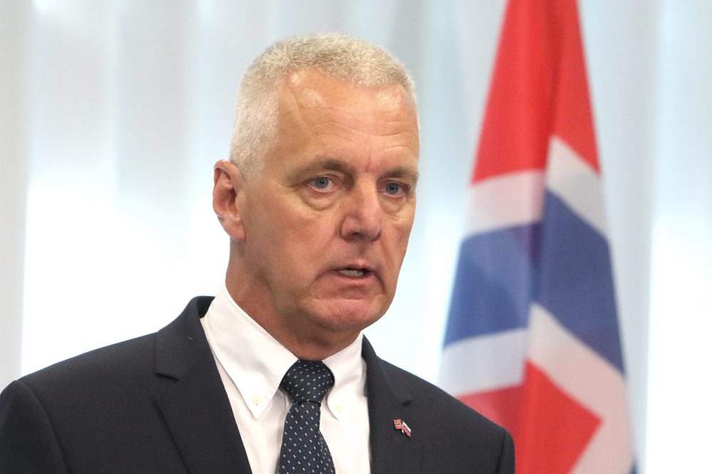 Predseda vlády SR Robert Fico navštívil spoločnosť Slovalco, a. s.