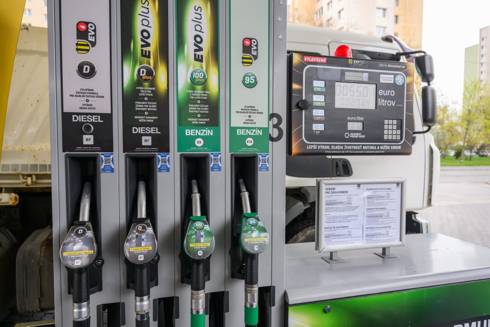 Cena nafty sa v 12. týždni nadpriemerne zvýšila