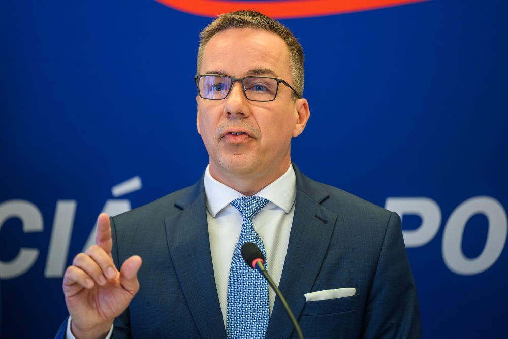 E. Tomáš: Oproti roku 2024 sa počet falošných PN znížil o 24.000 mesačne