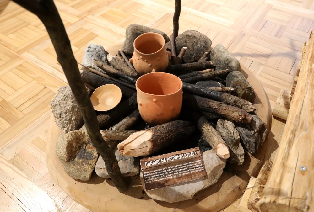 Zážitková výstava Život v dobe kamennej