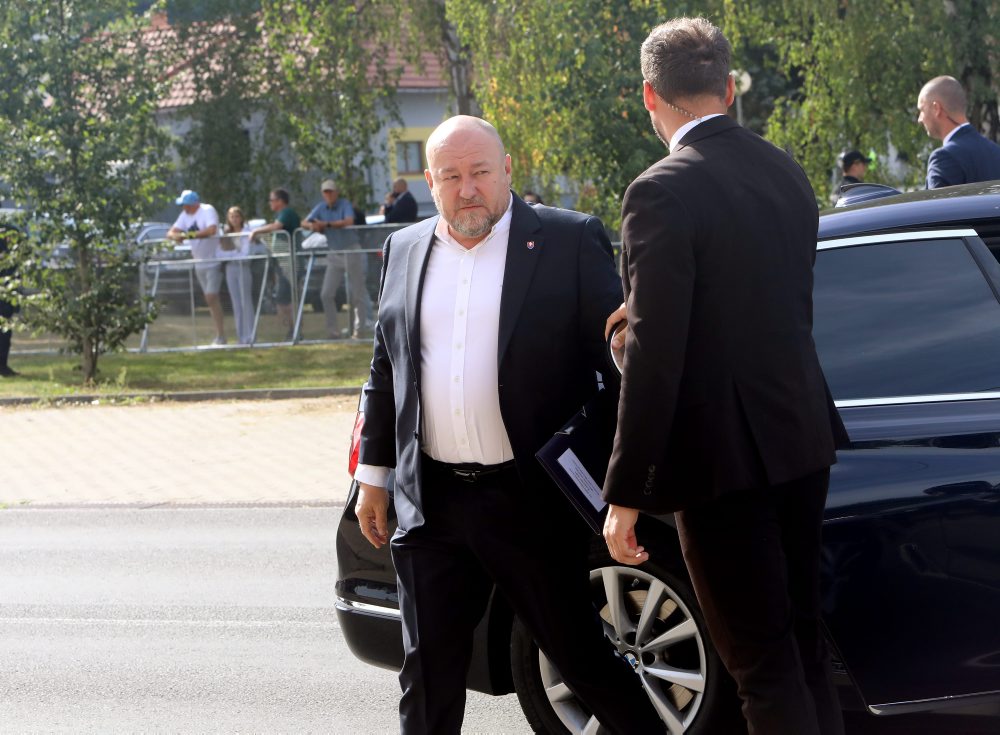 153. schôdza vlády SR: Výjazdové zasadnutie vlády SR v Hliníku nad Hronom