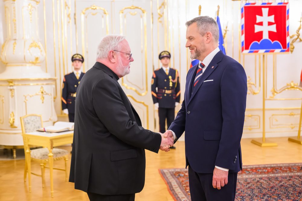 Stretnutie prezidenta SR Petra Pellegriniho a sekretára pre vzťahy so štátmi a medzinárodnými organizáciami Štátneho sekretariátu Svätej stolice Mons. Paula Richarda Gallaghera