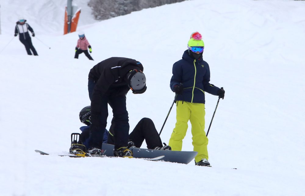 Lyžovačka v lyžiarskom stredisku Ski Králiky pri Banskej Bystrici 
