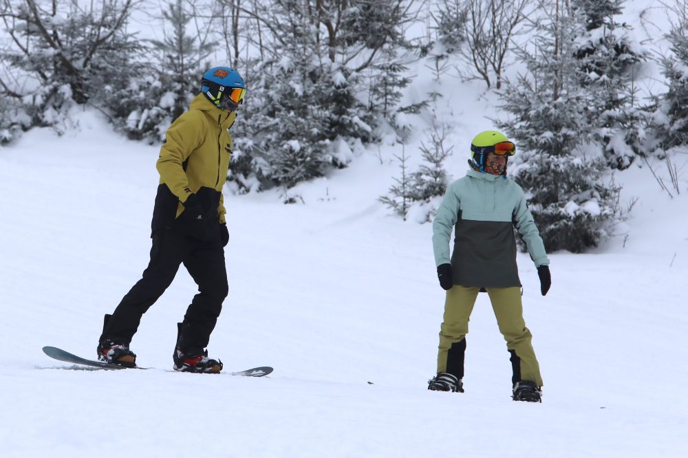 Lyžovačka v lyžiarskom stredisku Ski Králiky pri Banskej Bystrici 