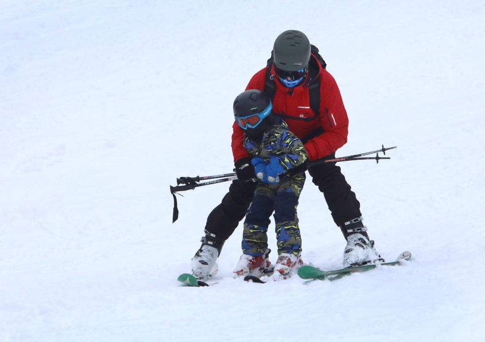 Lyžovačka v lyžiarskom stredisku Ski Králiky pri Banskej Bystrici 