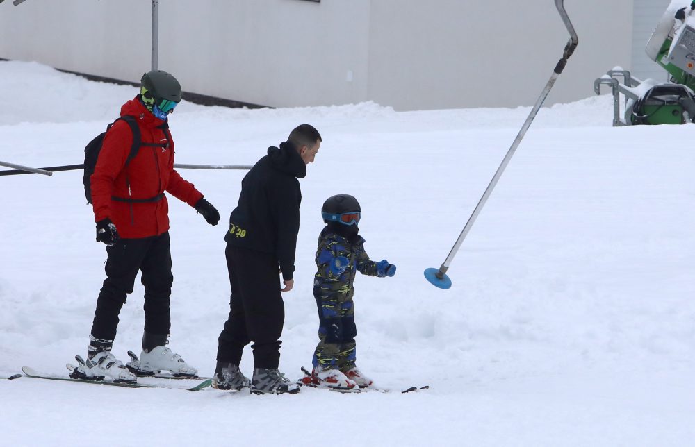 Lyžovačka v lyžiarskom stredisku Ski Králiky pri Banskej Bystrici 