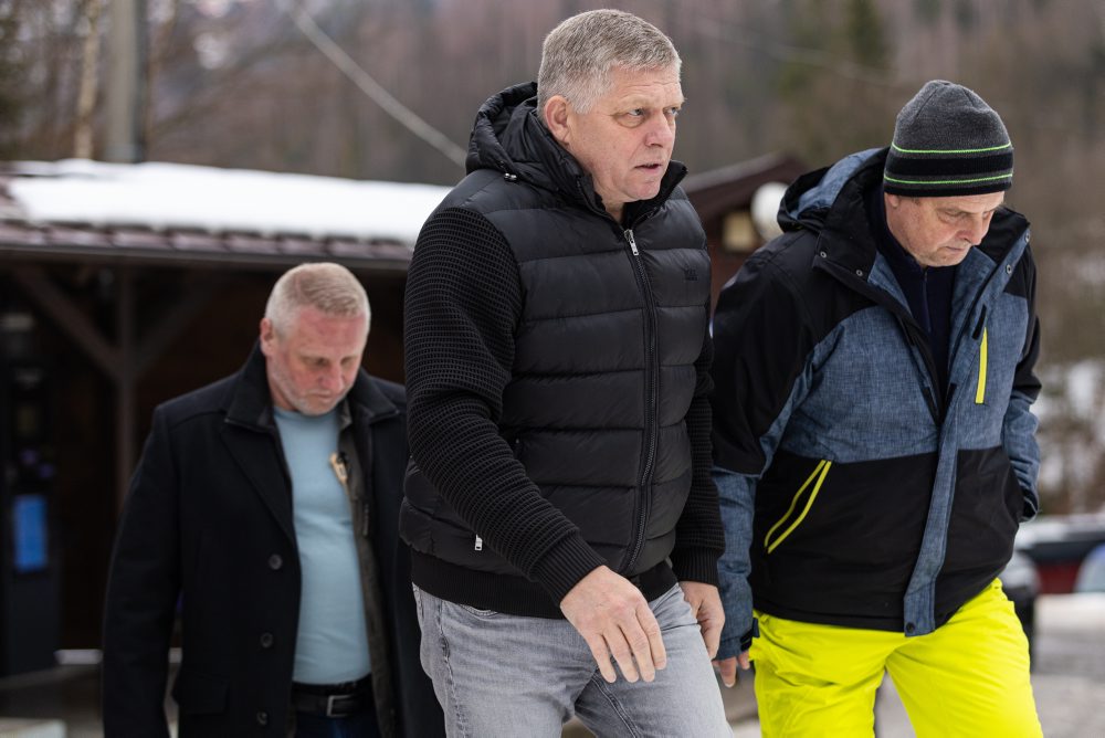 Predseda vlády SR Robert Fico sa oboznámil s priebehom lyžiarskeho kurzu žiakov strednej školy v lyžiarskom stredisku v Oščadnici 