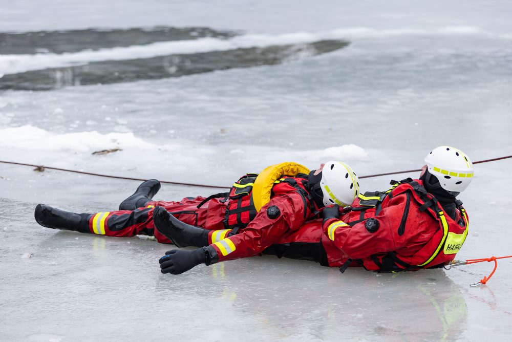 Taktické cvičenie HaZZ na zamrznutej vodnej ploche na Vodnej nádrži Košiare pri Rajci