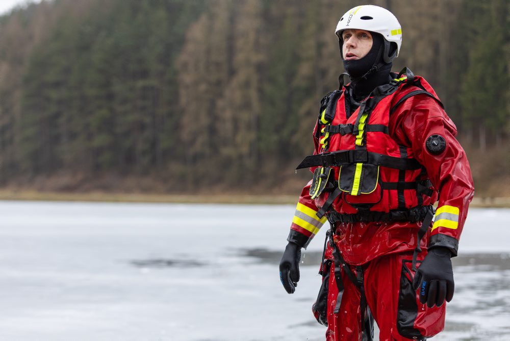 Taktické cvičenie HaZZ na zamrznutej vodnej ploche na Vodnej nádrži Košiare pri Rajci