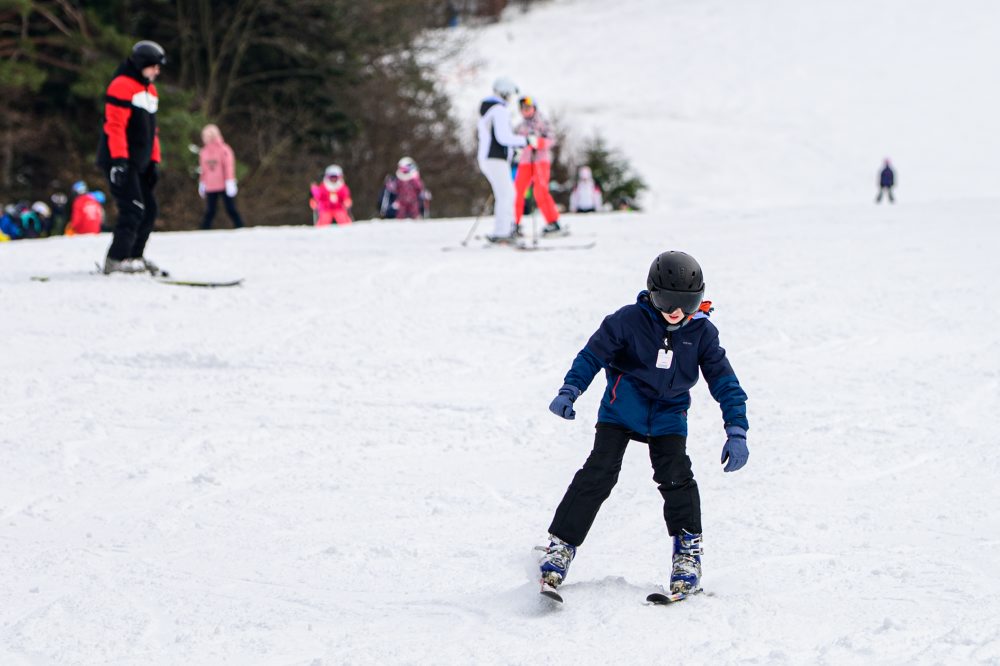 Lyžovanie v lyžiarskom stredisku v Drienici 