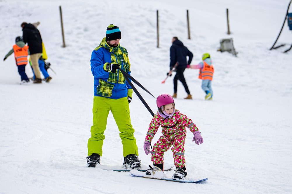 Lyžovanie v lyžiarskom stredisku v Drienici 