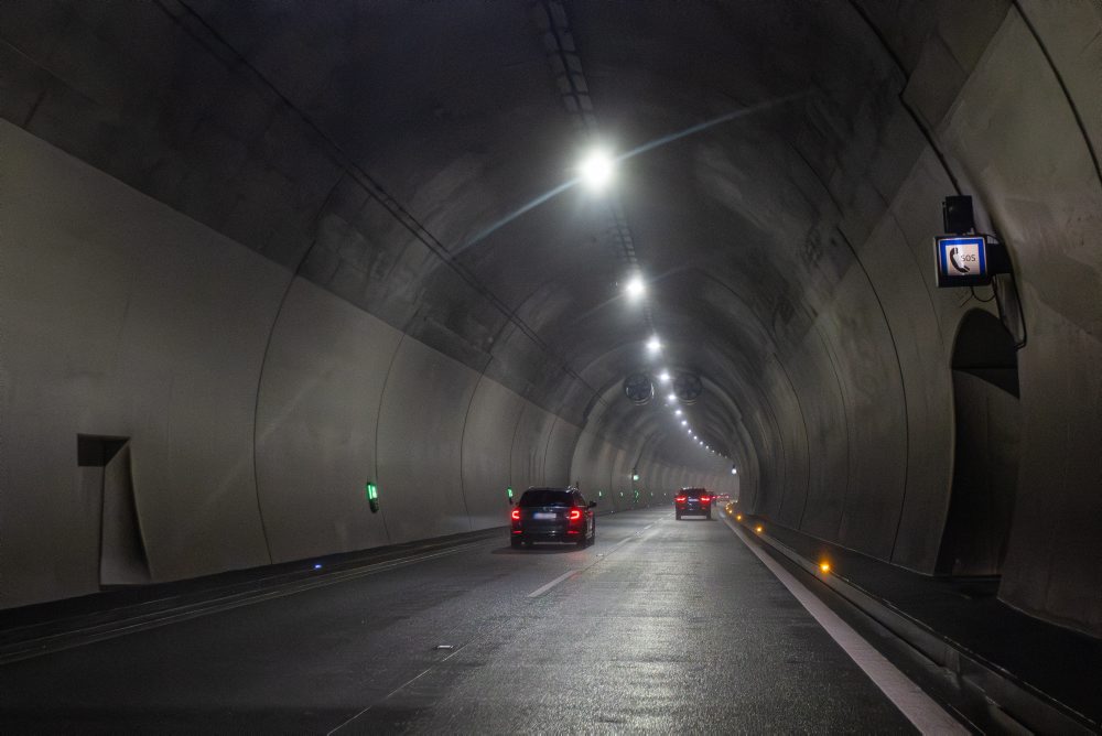 Tunel Višňové - diaľničný úsek D1 Lietavská Lúčka - Dubná Skala