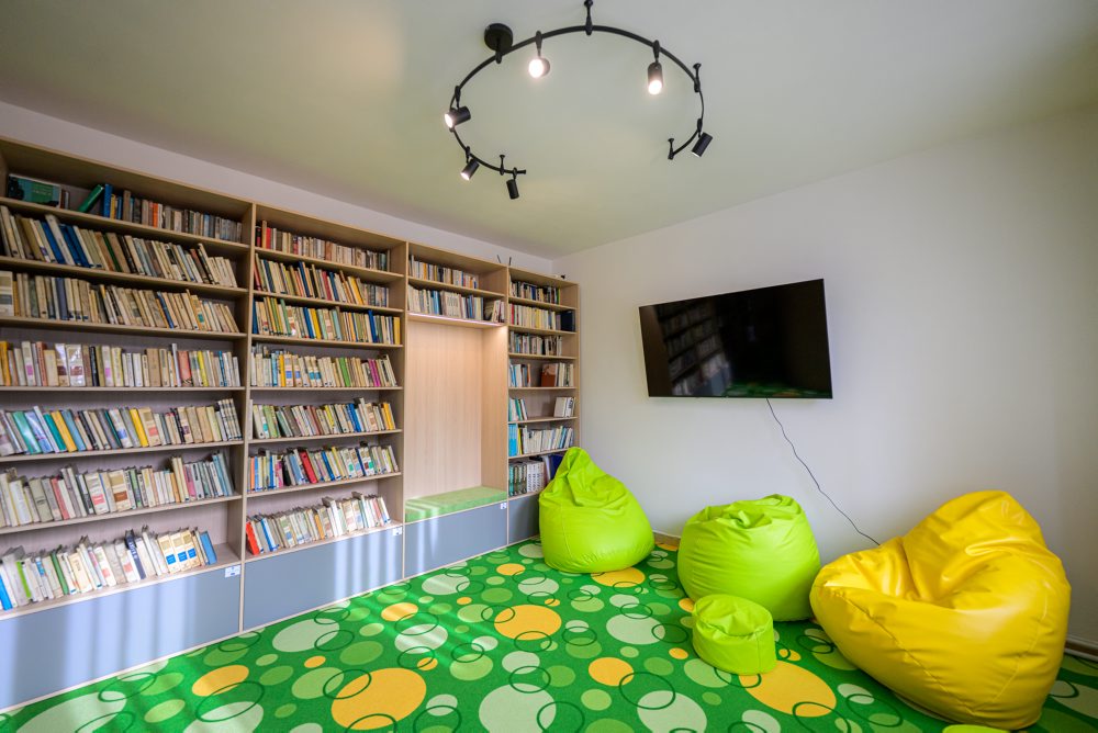 Revitalizácia obecnej knižnice v Malom Šariši 