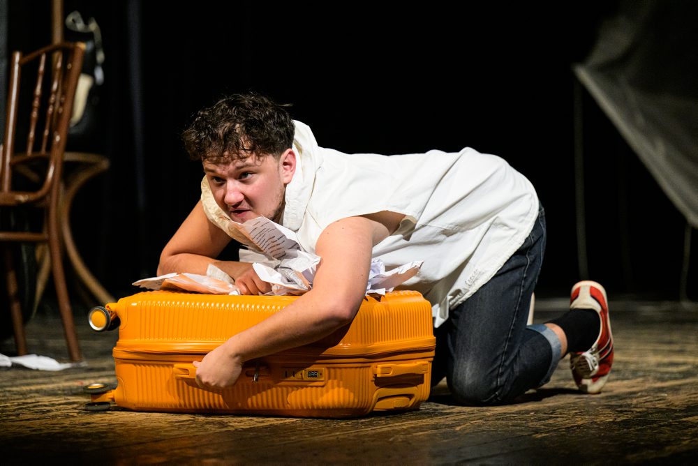 Skúška divadelného predstavenia Predavač dažďa v Divadle Alexandra Duchnoviča v Prešove