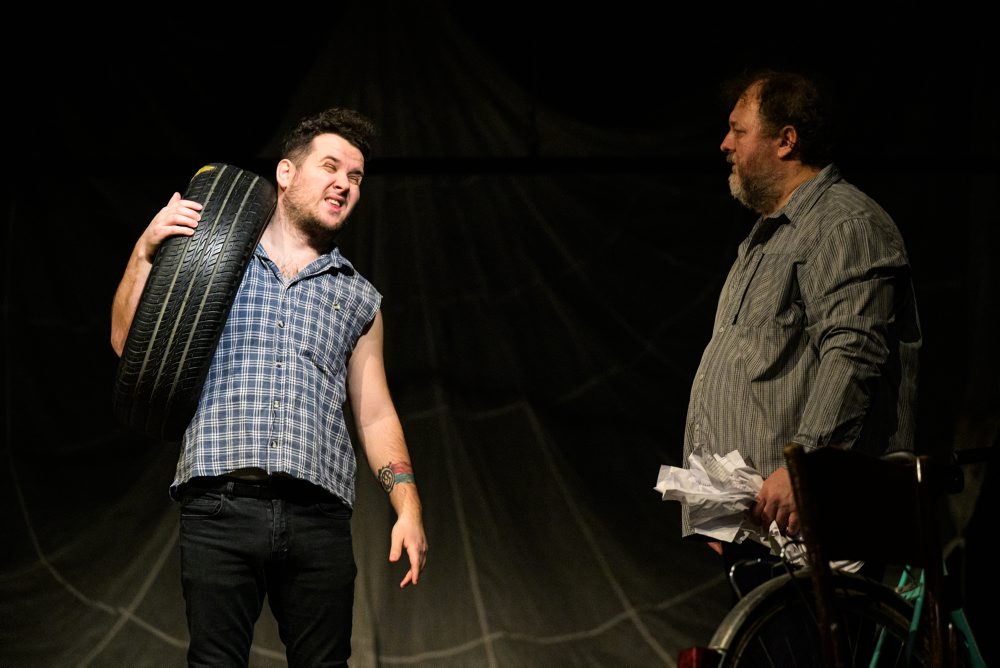 Skúška divadelného predstavenia Predavač dažďa v Divadle Alexandra Duchnoviča v Prešove