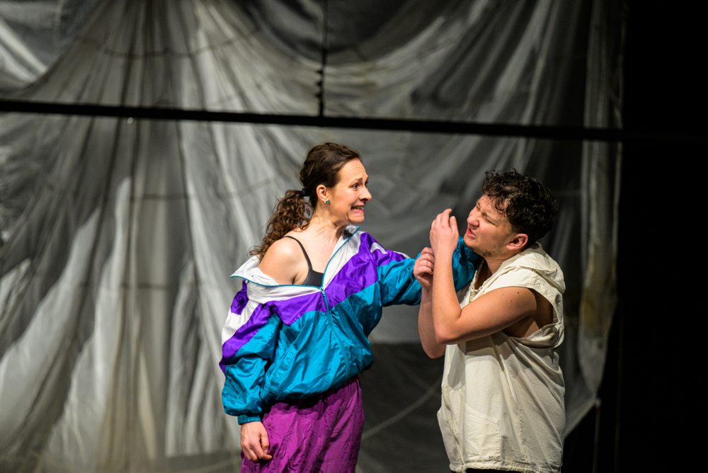 Skúška divadelného predstavenia Predavač dažďa v Divadle Alexandra Duchnoviča v Prešove