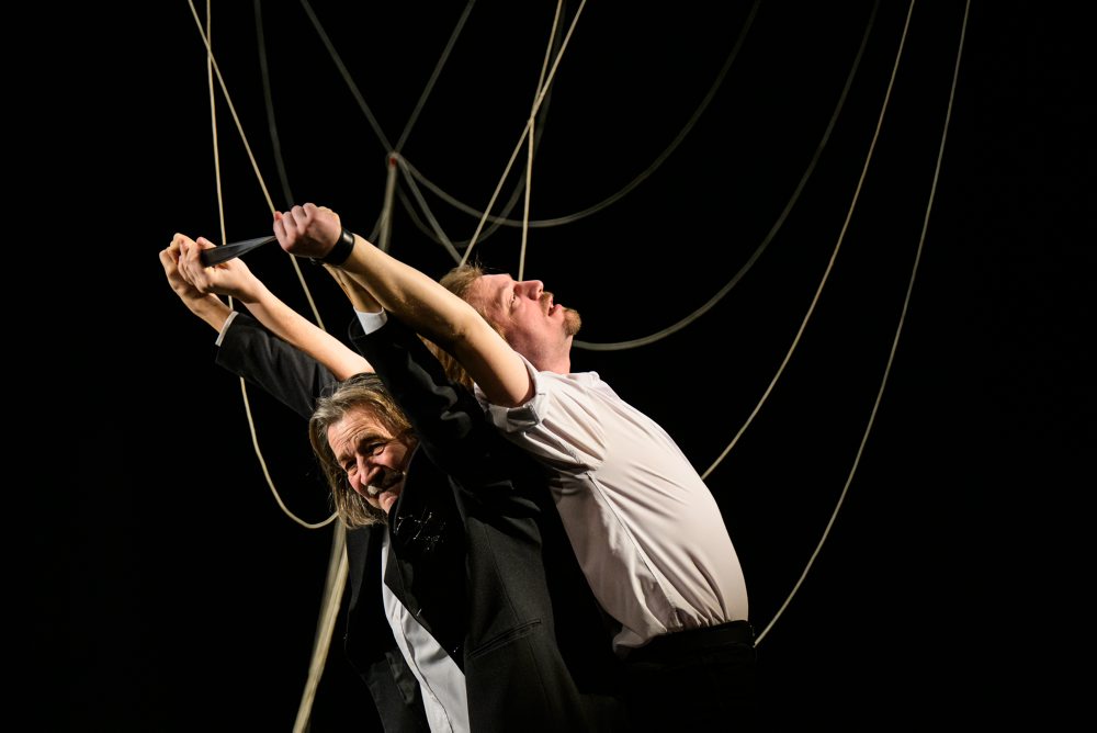 Skúška divadelného predstavenia Predavač dažďa v Divadle Alexandra Duchnoviča v Prešove