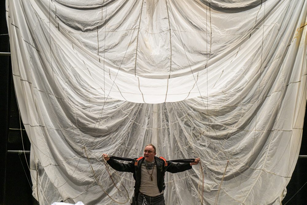 Skúška divadelného predstavenia Predavač dažďa v Divadle Alexandra Duchnoviča v Prešove